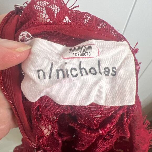 Nicholas Jasper Frill Top in Burgendy Lace Size 4 - Picture 11 of 12